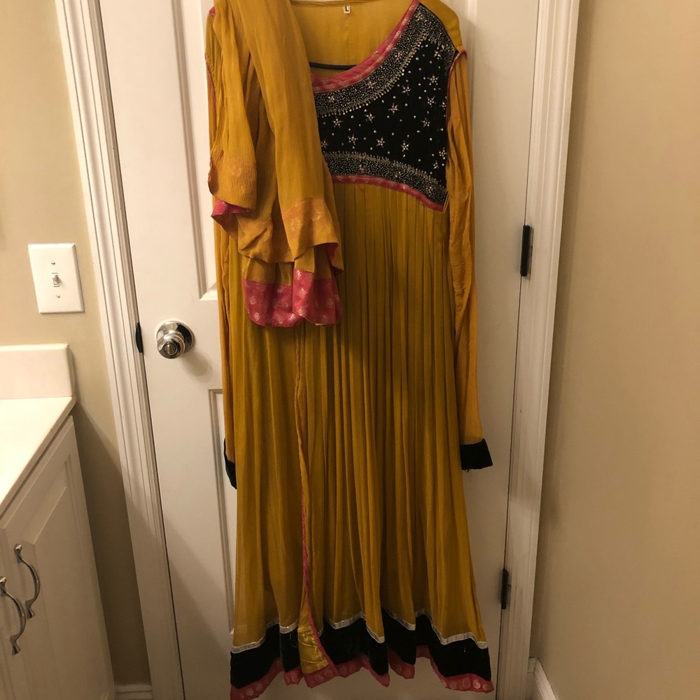 Shalwar Kameez Yellow Size Large